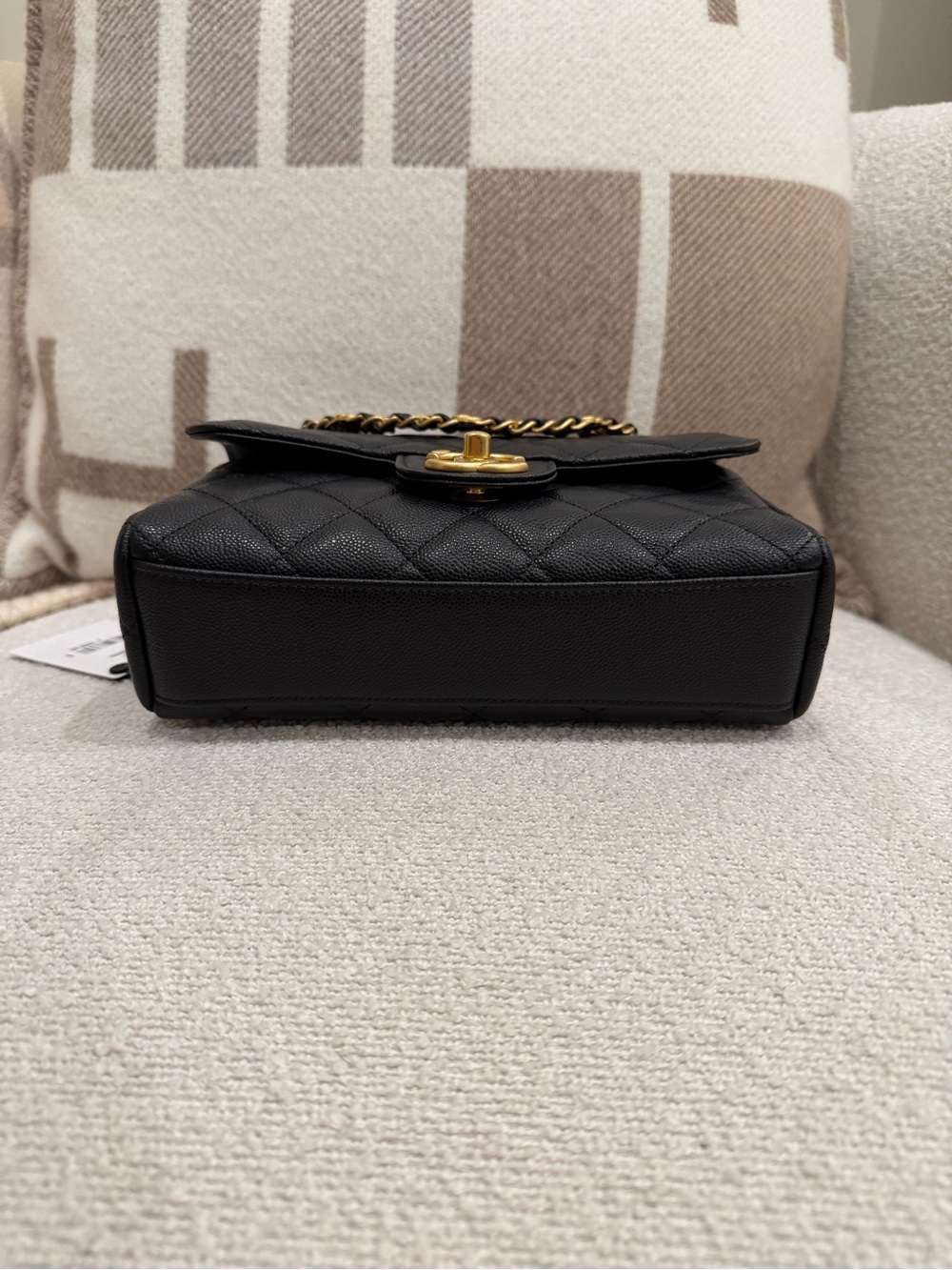Chanel 25K Quilted Caviar Leather Flap Bag in Black with Gold Hardware - Picture 7 of 13